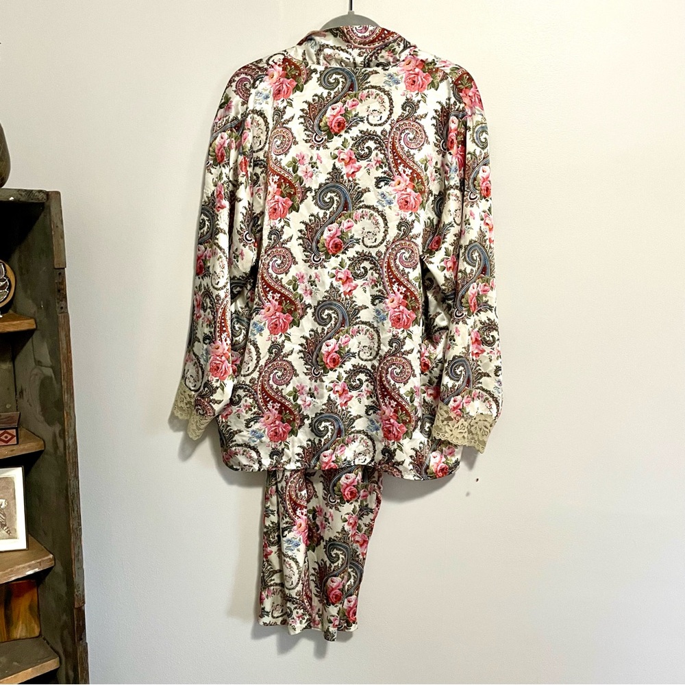 Satin Paisley Women's Pajama Set - Picture 9 of 10